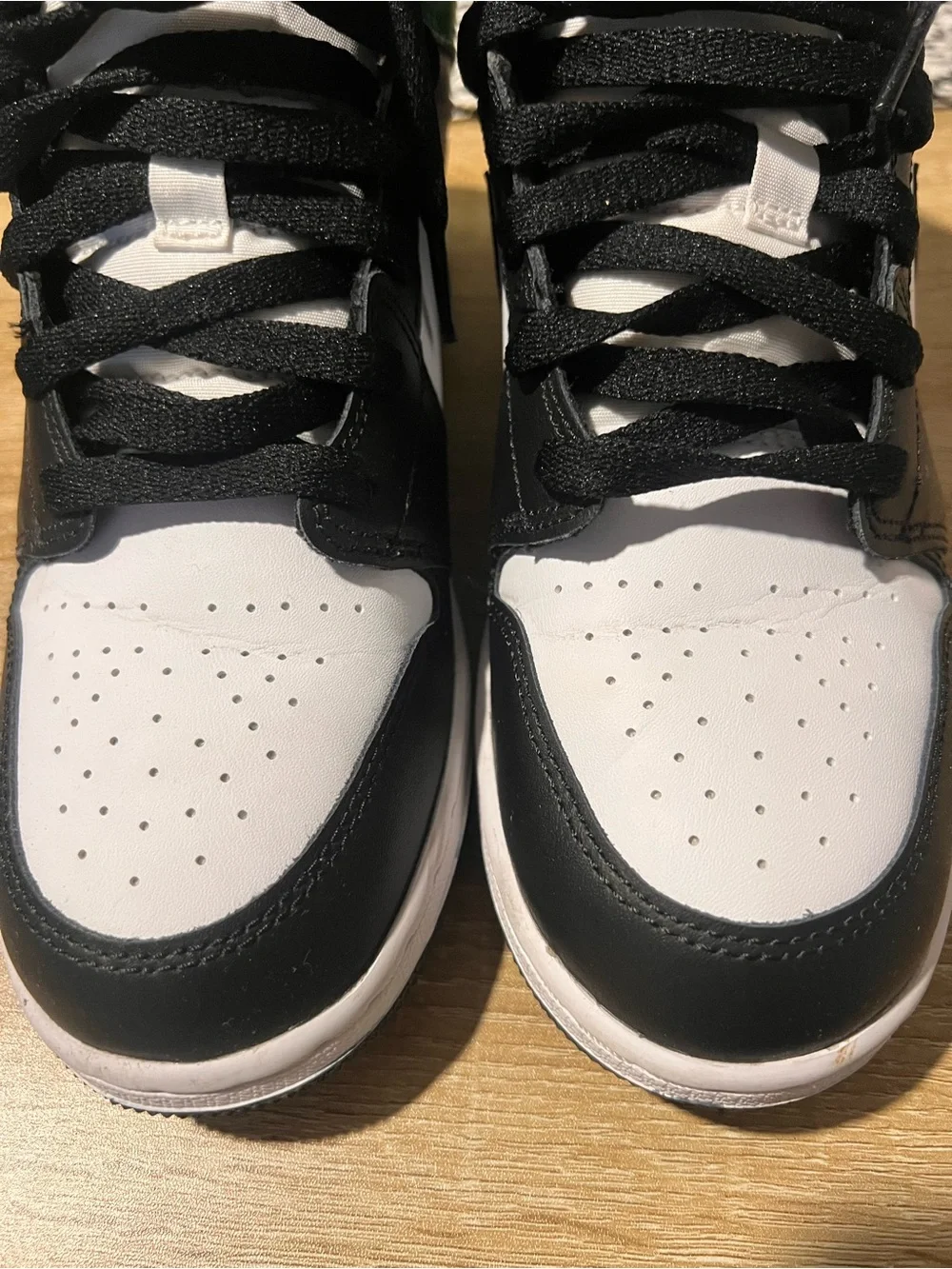 Jordan Air Jordan 1 Mid (GS) Black White Volt